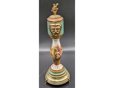 CAPODIMONTE ITALIAN PEPPER MILL MUSIC BOX

Item Si...