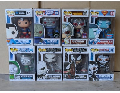COLLECTION OF 8 FUNKO POP VINYL FIGURES - DC COMIC...