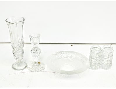 VINTAGE CRYSTAL GLASSWARE COLLECTION - SIX PIECES...