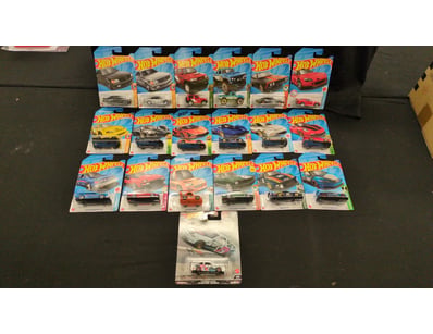 19X ASSORTED HOT WHEELS CARS INCLUDING PORSCHE 935...