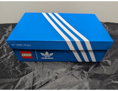 **UNRESERVED** LIFETIME COLLECTION OF LEGO PART... - Lot 329