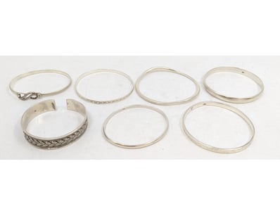 UNRESERVED Airport - Lost Property (A980) - Lot 460