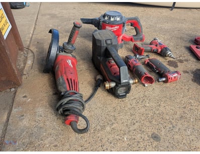 Assorted Milwaukee Tools 

Includes:
- AGV 22-230
...