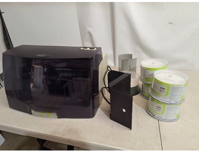 Gadgets, Music & Pastimes (A993) - Lot 771