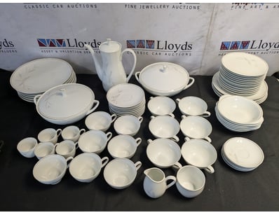 COLLECTION NORITAKE WINDRIFT KITCHENWARE SET

In...