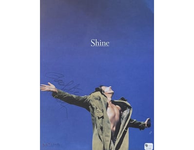 GEOFFREY RUSH SIGNED PROMOTIONAL BOOKLET

Geoffrey...