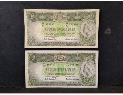 COMMONWEALTH OF AUSTRALIA ONE POUND NOTES, CIRCA 1...