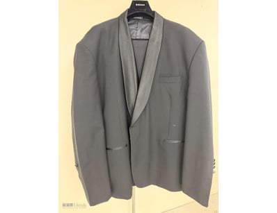 VARCE ITALIA TUXEDO POLYESTER WOOL SIZE 60

Materi...