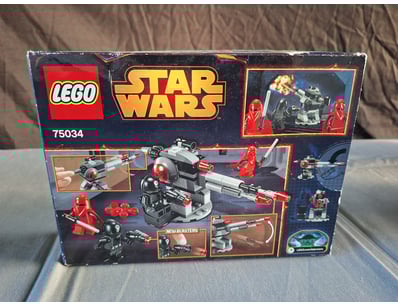 **UNRESERVED** LIFETIME COLLECTION OF LEGO PART... - Lot 295