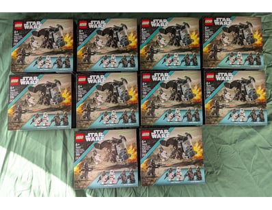 **UNRESERVED** LIFETIME COLLECTION OF LEGO PART... - Lot 345