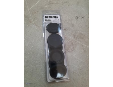 Pinnacle hardware, grommet blanking, rubber, 1".

...