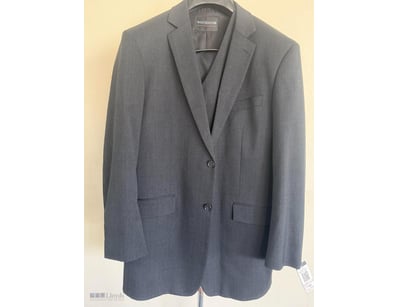 WHITEHOUSE 3 PIECE POLYESTER MEN SUIT

Material: P...