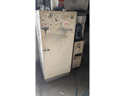 Mostly UNRESERVED POLY TANKs Manufacturer CLOSU... - Lot 290