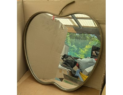 The Curio Collection (A999) - Lot 1045