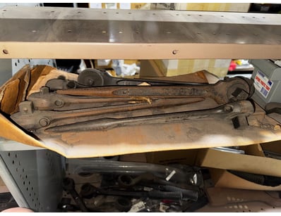 Distribution Business Equipment Liquidation (ON... - Lot 382