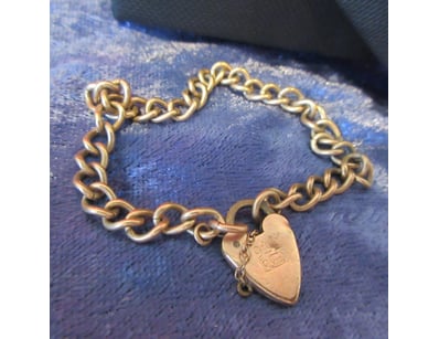 Vintage Estate Jewellery & Collectables (A992) - Lot 28