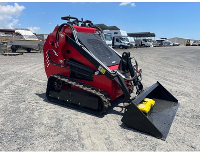 MACKAY UNUSED Machinery, Containers & Generators - Lot 4