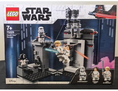 UNRESERVED COOKIES LIFETIME COLLECTION OF LEGO ... - Lot 601