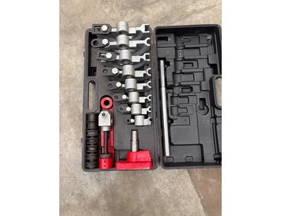 Trucks + Hydraulics Workshop Liquidation (ON11988) - Lot 24