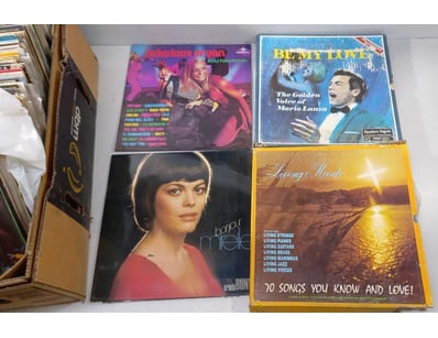 Gadgets, Music & Pastimes (SAA982) - Lot 4389