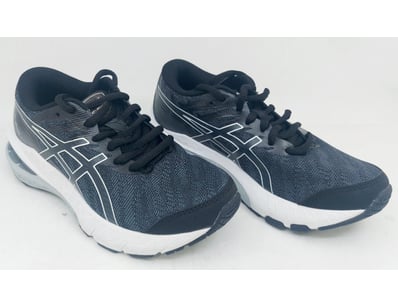 Major Brand Apparel & Footwear Liquidation Even... - Lot 332