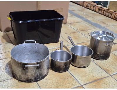 Pots, S/Steel, Various Sizes 

SOLD AS LOT

