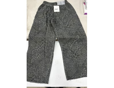 Unclaimed Freight (GCA1004) - Lot 102