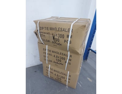 Zip tie, assorted sizes and colours, quantity unkn...
