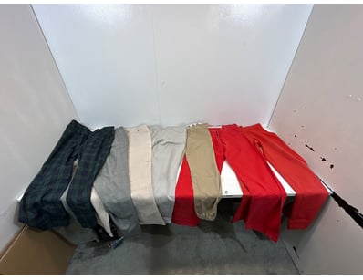 Entire Vintage Clothing Store Liquidation (ON11... - Lot 121