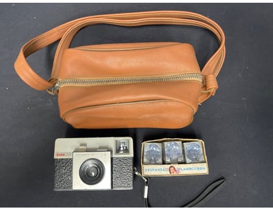 VINTAGE KODAK INSTAMATIC CAMERA COLLECTION WITH LE...