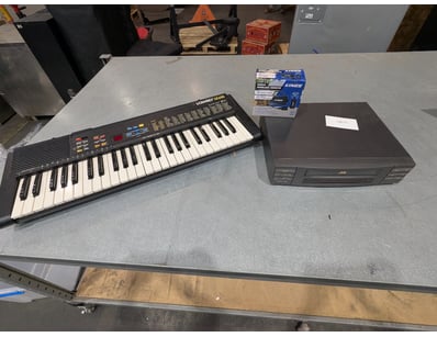 Lowrey LK 600 Rhythmic Keyboard, JVC Video Player ...