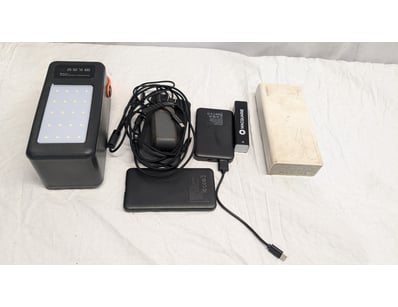 UNRESERVED Airport - Lost Property (A980) - Lot 489