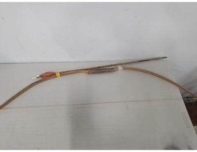WOODEN RECURVE BOW WITH ARROWS AND ACCESSORIES

...