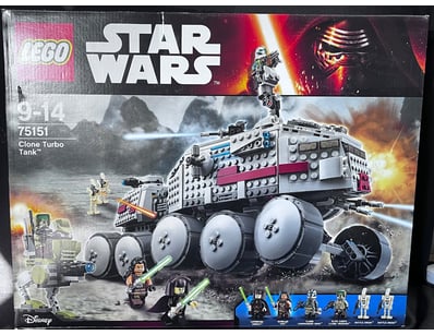 **UNRESERVED** LIFETIME COLLECTION OF LEGO PART... - Lot 819