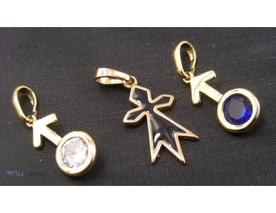 GOLD COLOUR PENDANTS        

Condition: Good - Re...