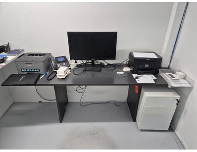 Dyson, Apple & Other Major Brand Reseller Liquid... - Lot 35