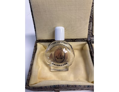 X2 HONG KONG CHINESE SNUFF BOTTLE WITH ORIGINAL PR...