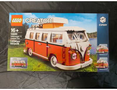 **UNRESERVED** COOKIE'S LIFETIME COLLECTION OF ... - Lot 558