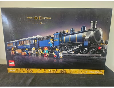 **UNRESERVED** LIFETIME COLLECTION OF LEGO PART ... - Lot 25