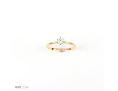 0.37 CT ROUND SOLITAIRE RING IN 18KT YELLOW GOLD 
...