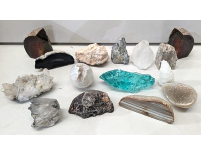 Antiques, Vintage & Interior Treasures (A1005) - Lot 913