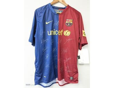 2008-09 FC BARCELONA SQUAD HAND SIGNED LA LIGA SPA...