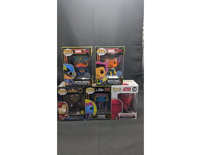 FUNKO POP MARVEL & ENTERTAINMENT COLLECTIBLE FIGUR...