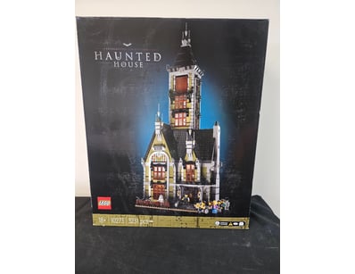 **UNRESERVED** LIFETIME COLLECTION OF LEGO PART... - Lot 760