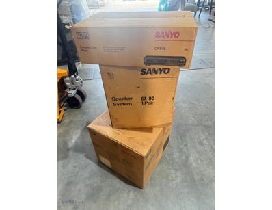 Sanyo stereo system

Note: Sold as Lot

