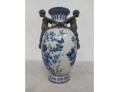 UNRESERVED Luxury Kangaroo Point Estate Furnitu... - Lot 270