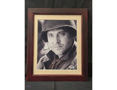 AUTOGRAPHED PHOTOGRAPH OF TOM SIZEMORE.

Item Size...