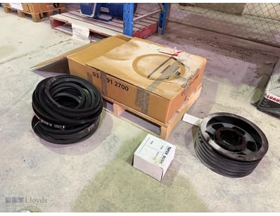 Comprehensive lot of industrial V-belt drive compo...