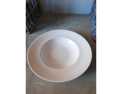 Bowls, white finish, diameter 31cm.

SOLD AS LOT....