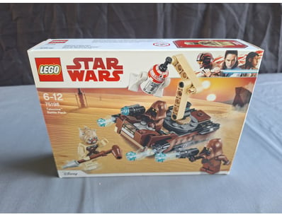 **UNRESERVED** LIFETIME COLLECTION OF LEGO PART... - Lot 330